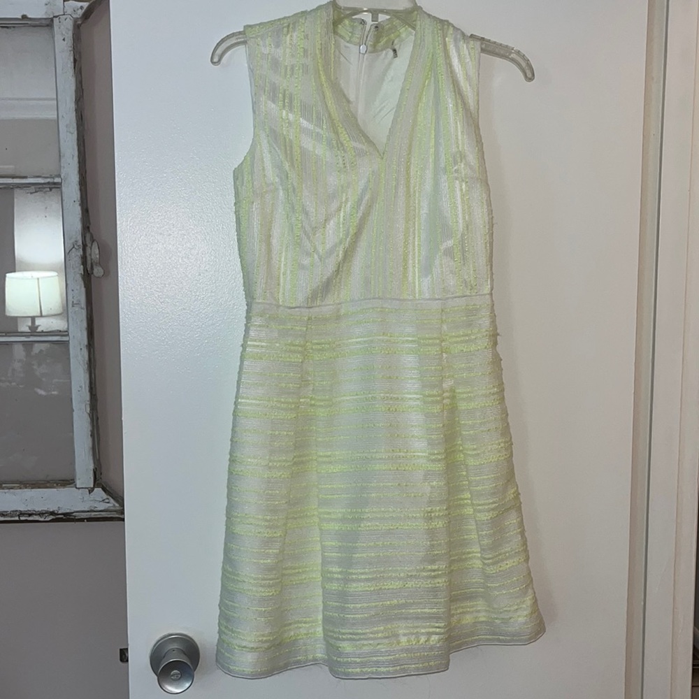 T Tahari dress bright lime green and white sz 4